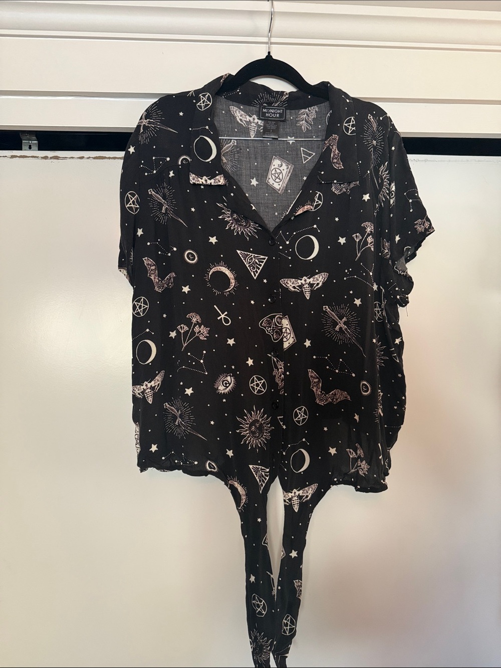 Astrology Print Tie-Front Short Sleeve Top - Black